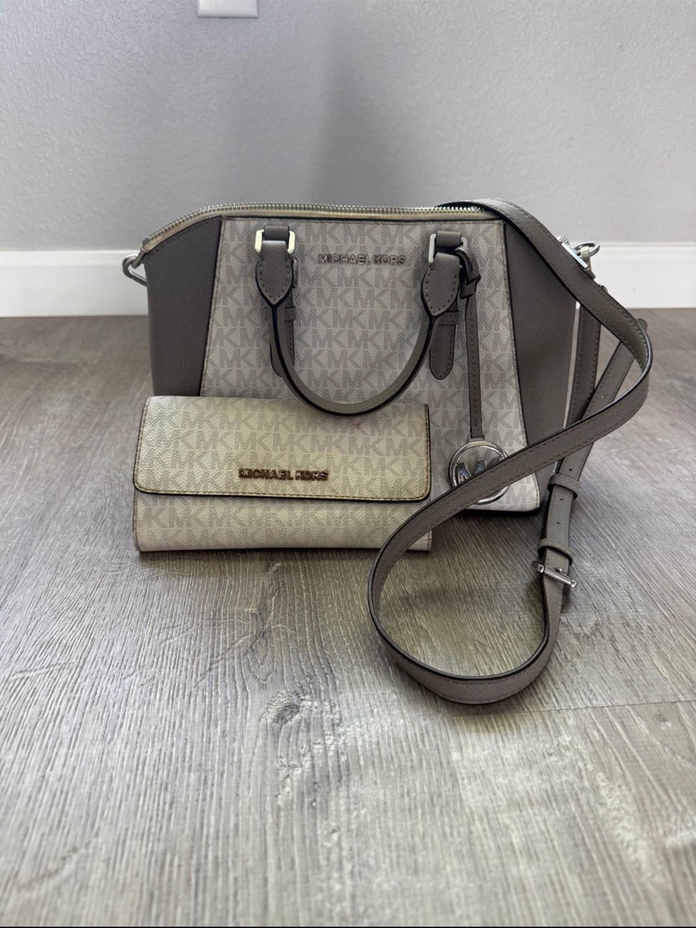 Michael Kors Gray Beige Signature Satchel with Matching Wallet